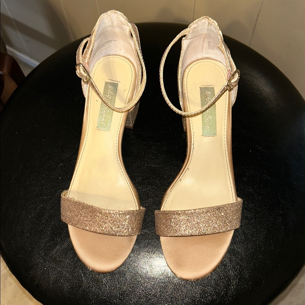 Betsey Johnson Heeks